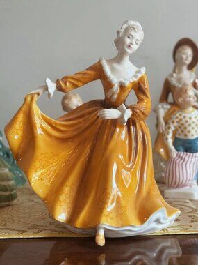 Royal Doulton Kirsty HN2381 Figurine